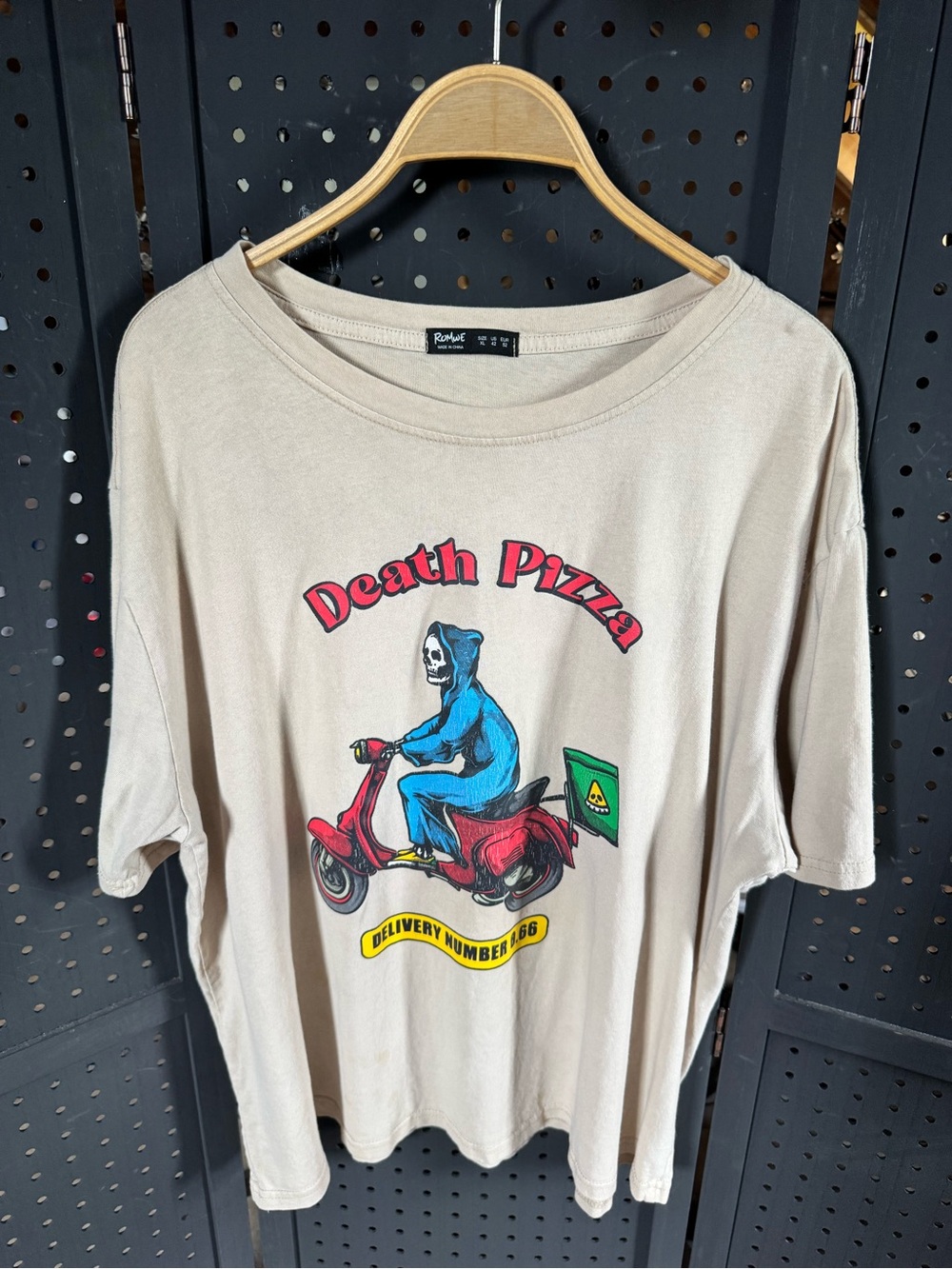 Death Pizza Graphic T-Shirt - Beige